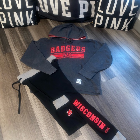 Wisconsin Badgers Hoodie and Joggers Set - Picture 12 of 13